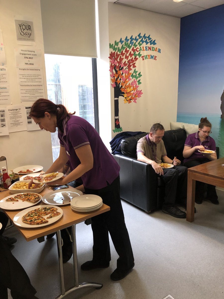 kurtis_king1's tweet photo. Day 4 of housekeeping appreciation week at @LiverpoolOnePI pizza Friday’s for all the HK team #dreamteam #pizzafridays #HouseKeepingAppreciationWeek #allgreendream @alison257 @kerrylawson16 @northwest_solus https://t.co/SclbfZTuJR