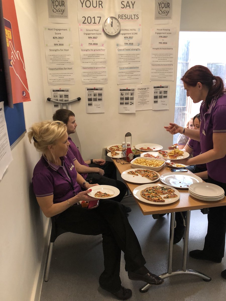 kurtis_king1's tweet photo. Day 4 of housekeeping appreciation week at @LiverpoolOnePI pizza Friday’s for all the HK team #dreamteam #pizzafridays #HouseKeepingAppreciationWeek #allgreendream @alison257 @kerrylawson16 @northwest_solus https://t.co/SclbfZTuJR
