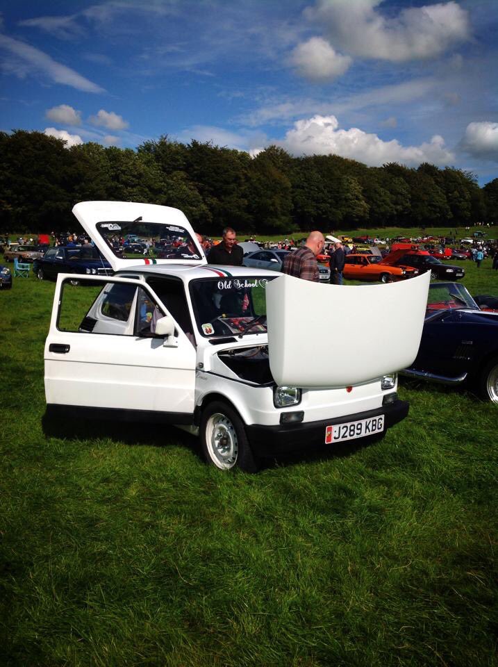 BigmacLouisa's tweet photo. Major throwback to my little Luigi’s 1st appearance and houghton tower classic car show a few years back. The smartest little motor on the roads🤙🏻😎 #fiat126bis #classiccars #fixitagaintomorrow #autofinesse #houghtontower #smallcars #luigithefiat https://t.co/b48srlNlWW