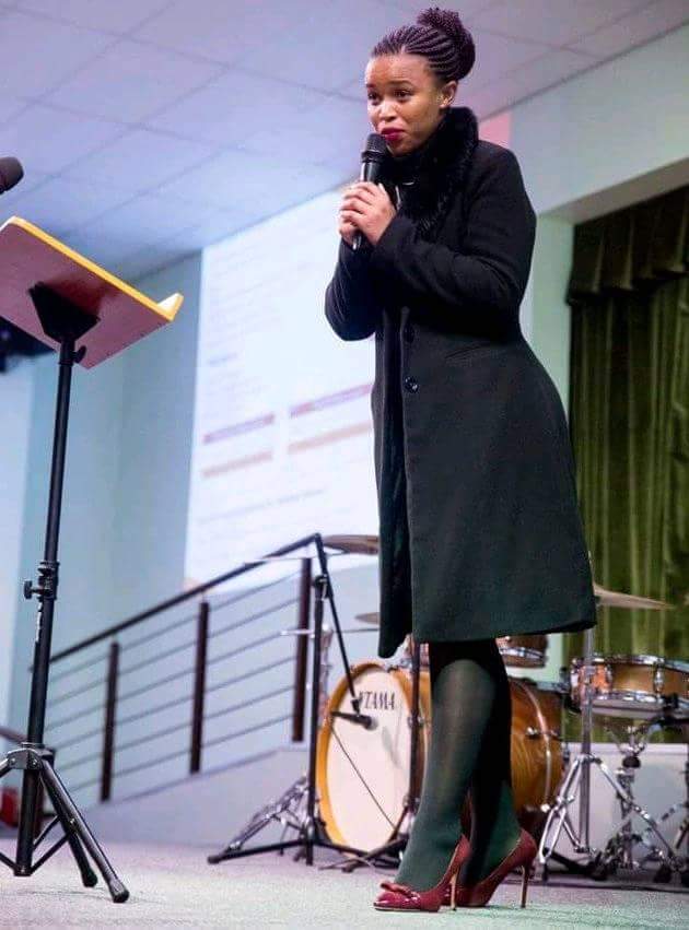 RevoltMediaZm's tweet image. Meet Maneo Mapharisa, she &amp;amp; 6 other young women founded #GirlsCodingAcademy, a startup in #Lesotho on a mission to reduce the gender gap in #STEM fields.

Read more about them via this link👇 revoltforher.wordpress.com/2018/09/14/7-y…

#RevoltForHer #GirlsCanCode #GirlsCode #Coding #WomenInSTEM