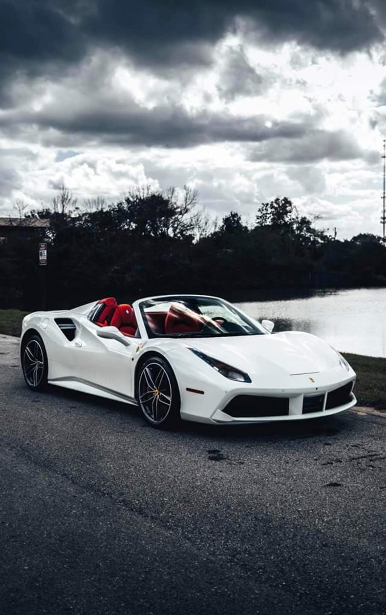 FerrariCFL_'s tweet photo. #weekendvibes in this #Ferrari 488 Spider https://t.co/8IUVCbWtWq