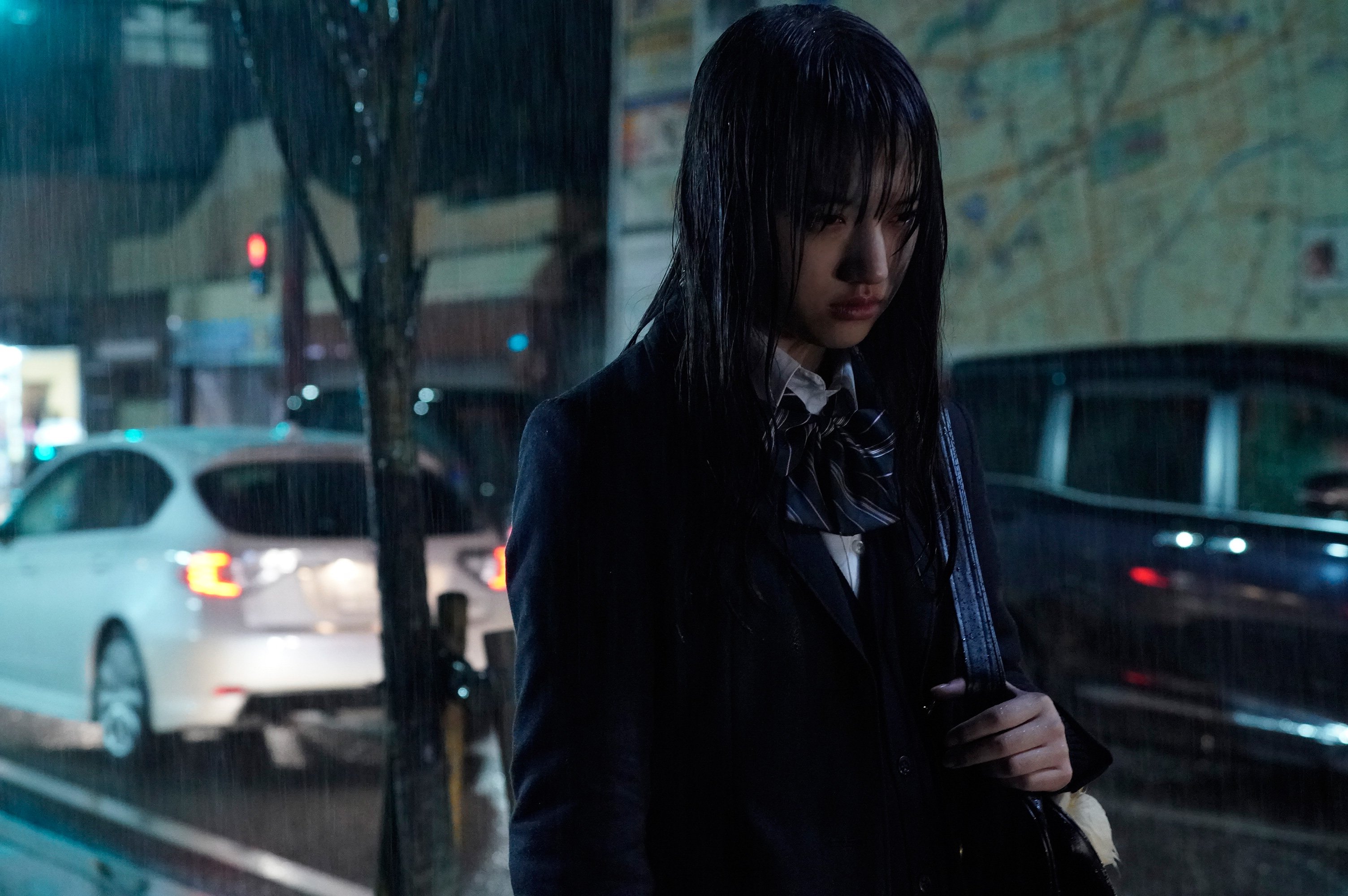Netflix Japan ネットフリックス Su Twitter 透明なゆりかご に出演中の清原果耶さん Netflixでは 宇宙を 駆けるよだか で1人2役を演じ分け 愛されるクラス一の美人あゆみと そのあゆみの身体を奪ったスクールカースト最下位の然子 身体が入れ替わった