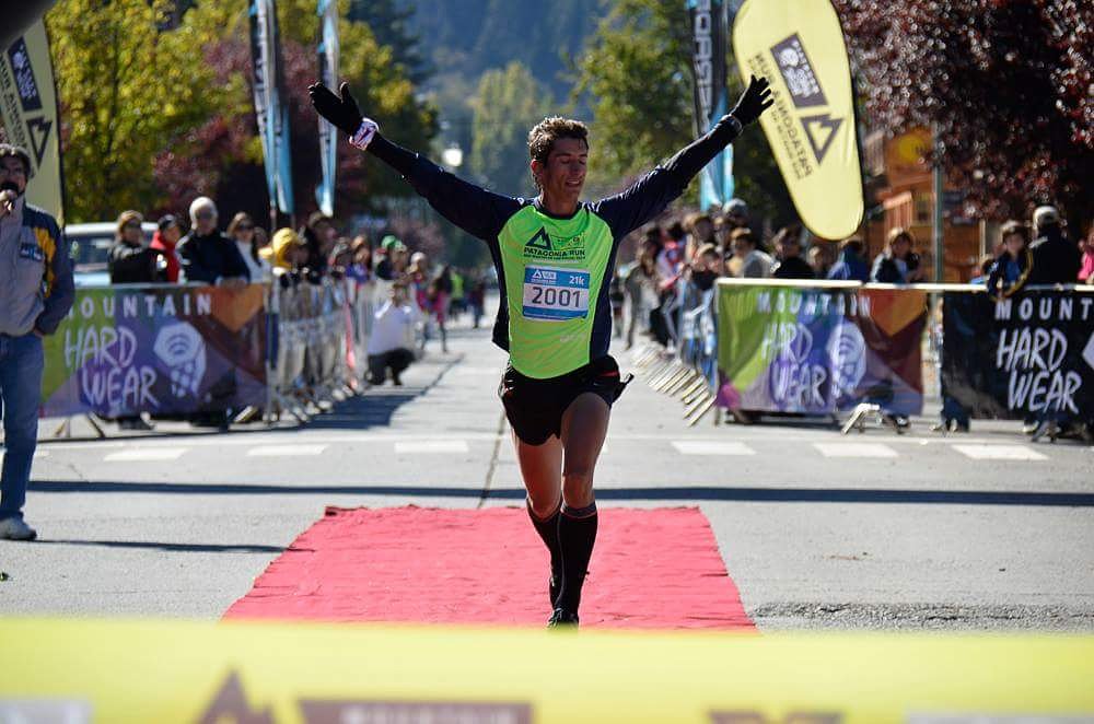 ezepauluzak's tweet photo. Cuando la semana fue dura y llega el viernes 🎉🎊🎈🎃
#PauluzakTRT
#PauluzakTrailRunningTeam
#PTRT
#Pauluzakers
#BeMorePauluzakers
#ReebokRunClub
#BeMoreHuman
#BeMoreRunner
#BeMoreTrailRunner
#TrailRunning
#TrailRun
#Trail
#Run
#Running
#PatRun
#PatRun2019
#Patagonia
#Argentina https://t.co/oz4BhXUfZZ
