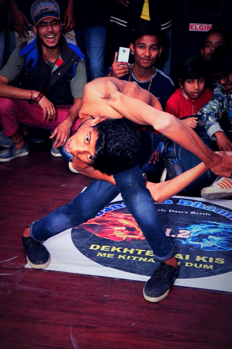 Sureshbonebreak's tweet photo. Always Something New Creative #sureshthakur #bonebreakingindia #incredibledancecrew #tutting #turfing #flexible #idc https://t.co/S7SUn8GFU3