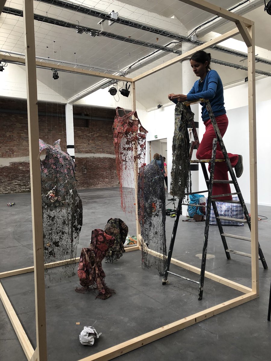LaManufRBX's tweet photo. Premier jour de #montage de l’exposition #OBJETTEXTILE ! Avec Stéphanie Cailleau, formée à l’ESAAT #Roubaix #JEP2018 #JEP on est impatients! https://t.co/SQYfYLyidr