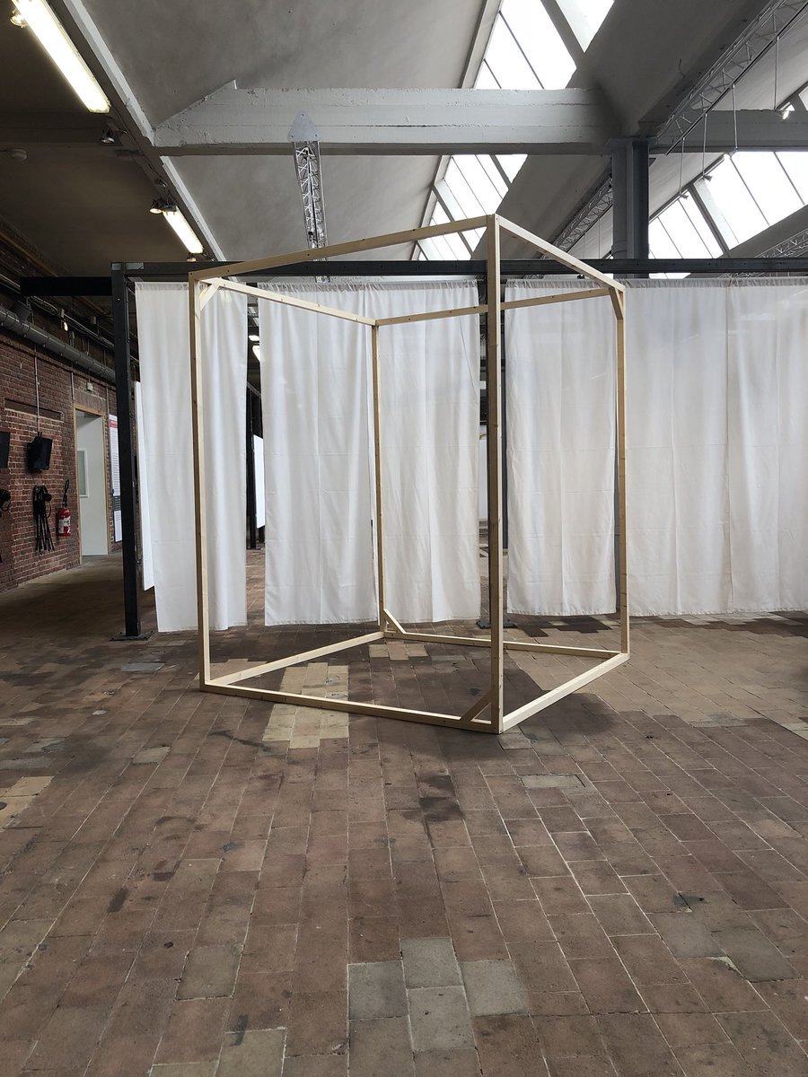LaManufRBX's tweet photo. Premier jour de #montage de l’exposition #OBJETTEXTILE ! Avec Stéphanie Cailleau, formée à l’ESAAT #Roubaix #JEP2018 #JEP on est impatients! https://t.co/SQYfYLyidr