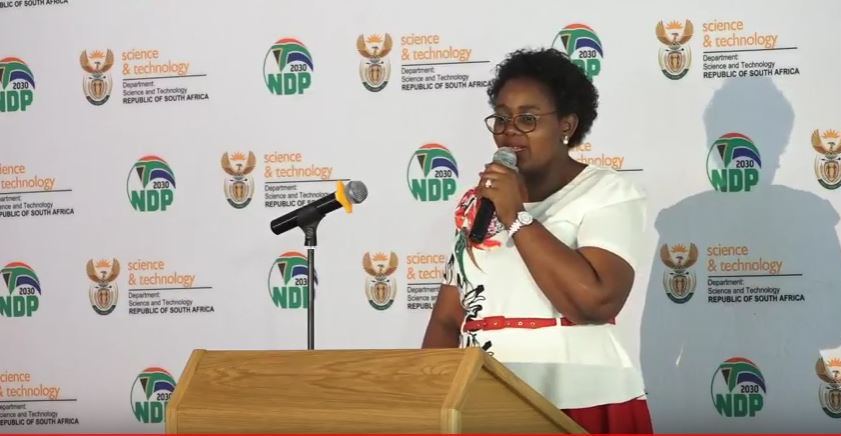 dstigovza's tweet photo. #MINDS4MINES, @mmKubayiNgubane has urged companies to invest in research and development. https://t.co/Ejf7mk4tKv