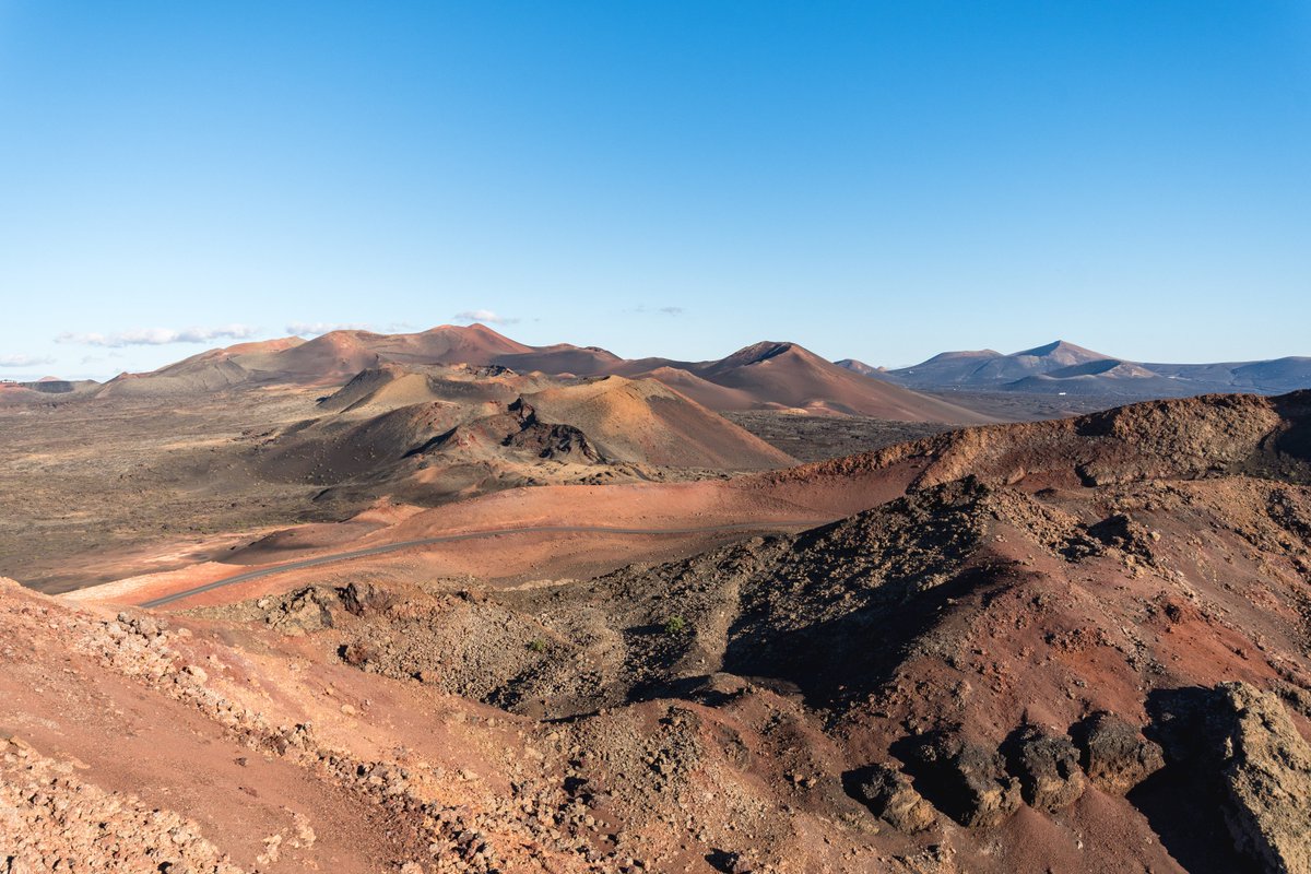 Algunas veces no tenemos muy claro si ¿estamos en Marte o en #Lanzarote? 🤔 ¡Buen fin de semana! 🌎🌋