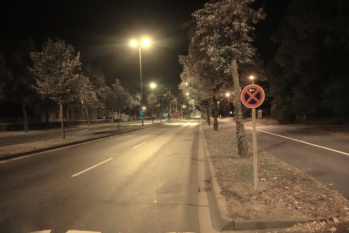 MaxMicrostopper's tweet photo. Photo: quiet street around 3:30 am last night. The quiet impression is deceptive however, there was a lot of #gangstalking later, artificial noisy traffic, also involved local cops https://t.co/0OJ26Yl8yF