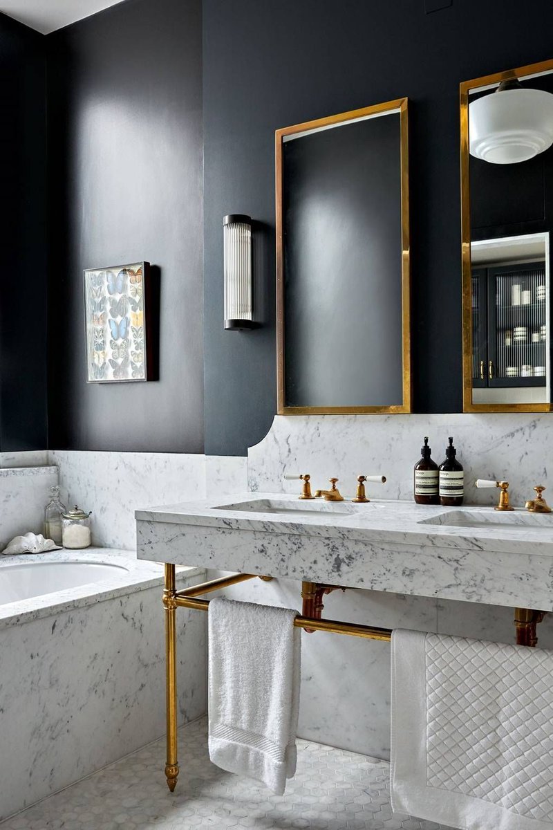 _houseandgarden's tweet photo. An artfully reconfigured mansion flat by Holland Hackett is full of ideas to steal. https://t.co/FBBGdetQej https://t.co/QuWGXnX1mG