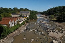 #Alertevelofrancette #Mayenne - Des travaux perturbent la circulation des cyclovoyageurs le long de la rivière de la Mayenne (qui est en période d'écourue).

Plus de détails sur l'article disponible ici : lavelofrancette.com/itineraire/dev…