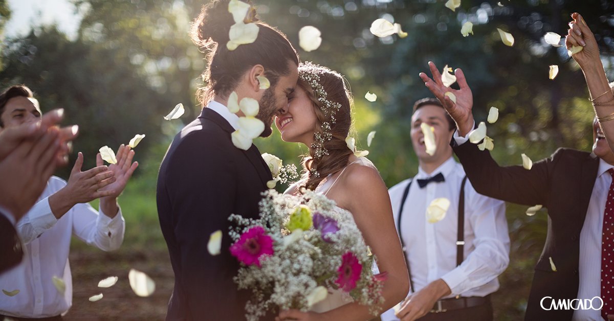 Já marcou a data para dizer o grande "sim"? Então corra para se inspirar com 4 estilos de casamento que estão fazendo sucesso por aí: https://t.co/0VoOIic53i https://t.co/ZpryUY1QzZ