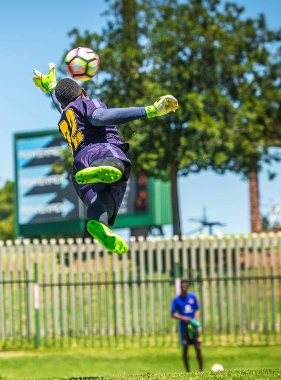 NOCHILL_VODCAST's tweet image. Side view and back view Itumeleng Khune’s