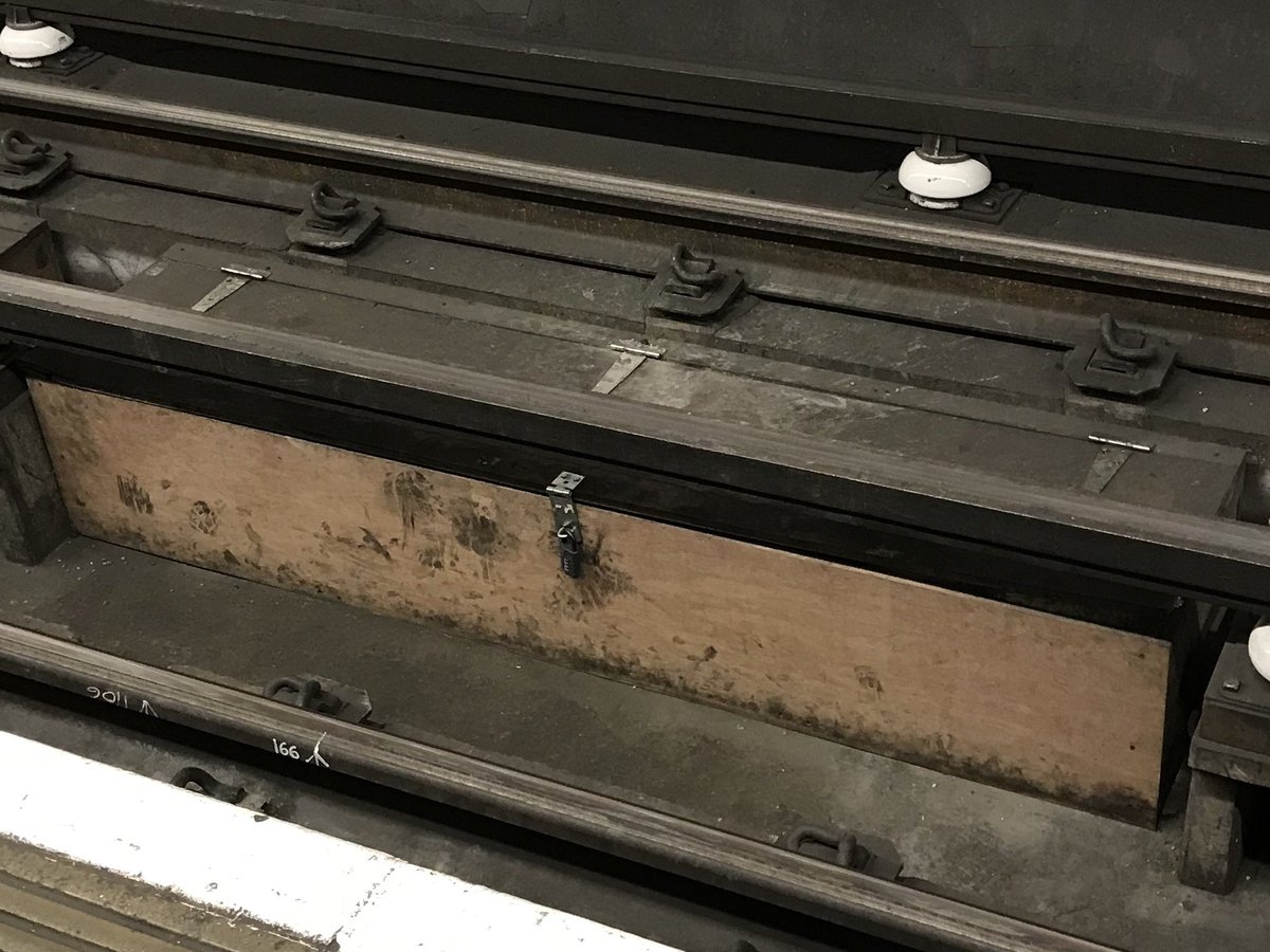 alasdairharvey's tweet photo. Who do they think is going to break in underneath the #liverail ! #ratatouille ? #tfl https://t.co/3NSWVUfZSt