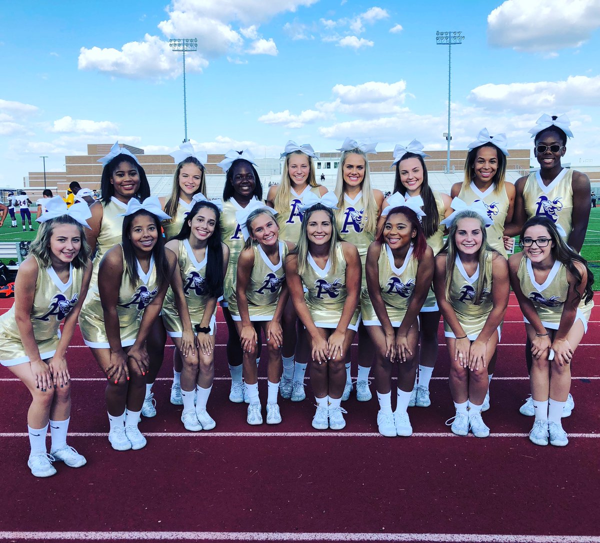 We love game days!! Home vs. Ferndale <a href="/7pm/">Huong Le</a> tonight!💜💛