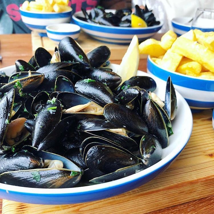 Come and warm the cockles with giant Cornish brill, pollock for two, whole sea bream, Cornish lobster, lovely fresh mussels and plenty more besides this fish Friday 🐟✨🥂