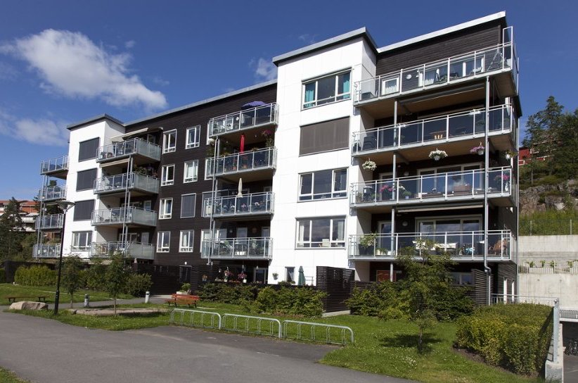 Dessverre er vi inne i den perioden av året der sjansen for brann er størst. Hva kan man gjøre for å øke brannsikkerheten i borettslag? Vi har tatt en prat med branninspektør Sigurd Dalen:   boligalarmer.no/artikler/brann…