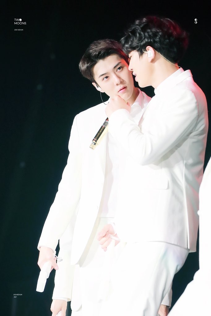 세훈이 계속 오잉또잉👀⁉️⁉️⁉️호오••• 오호라••• 형아 얼굴••• 쏘핸썸(?)
ㅋㅋㅋㅋㅋㅋㅋㅋㅋㅋㅋ넘 귀야웤ㅋㅋㅋㅋㅋㅋㅋㅋㅋㅋ아랑곳 않는 찬열이돜ㅋㅋㅋㅋㅋㅋㅋ🤣🤣🤣🔫🔫❣️❣️❣️❣️

#세훈 #SEHUN #EXO⁠ ⁠⁠ ⁠⁠#WE_YOUNG 
#찬열세훈_We_Young
#너다운걸해_We_Young