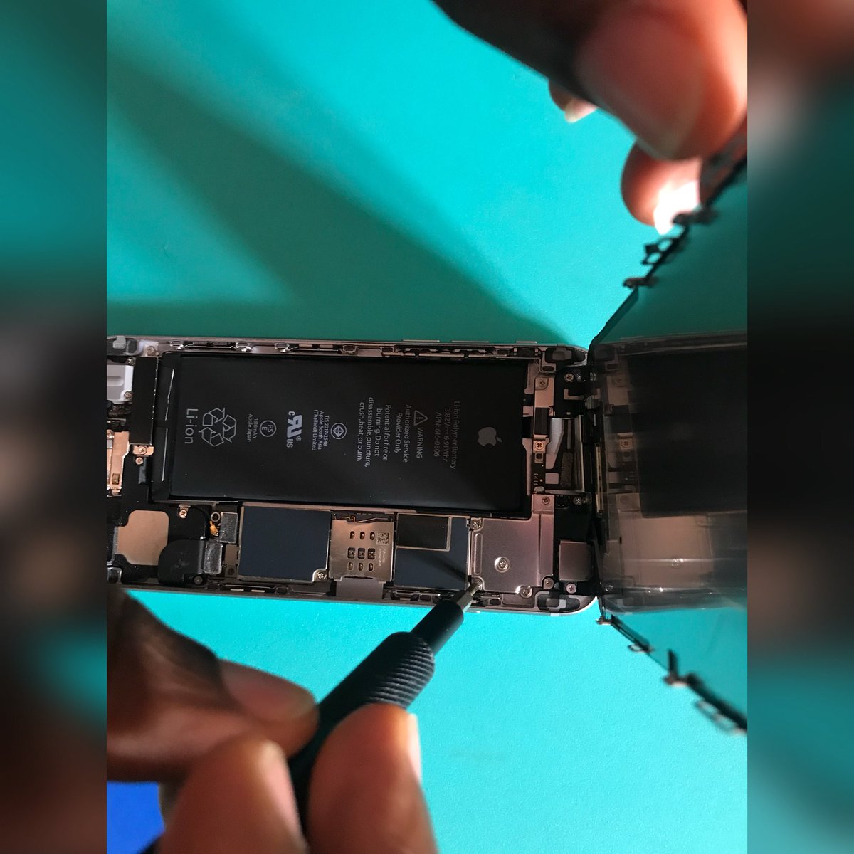 iHelpGH's tweet photo. We Fix, We Support, We Come To YOU! π±βοΈπ§
#iHelpGH #applesupport #apple #ios #iphone #Accra #brokenscreen #YourMobileTechSupport #Ghana #crackediphonescreen #iphone6 #fridaymood #Ghanaian #friyay #FridayMotivation #FridayFeeIing https://t.co/gbu8cNOo6f