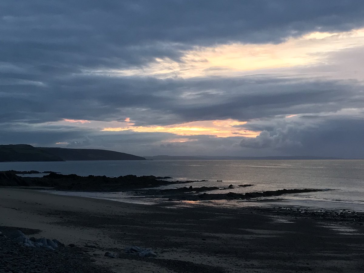 HillierWend's tweet photo. Simple pleasures  ...the sky not the 🏃🏽‍♀️or the 🚴‍♀️they were neither simple or pleasurable this morning 😭#fridaybootcamp ah well! https://t.co/Hykp3249zY