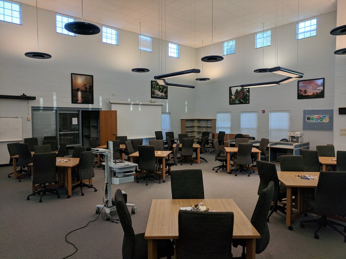 nefec's tweet photo. Getting ready for over 49 EdTech pros at the Third #FLEdTech Meet Up. What job are you hiring your tech to do for your learner's? Thank you @Putnam_Schools for hosting https://t.co/hdBdc4IrSu