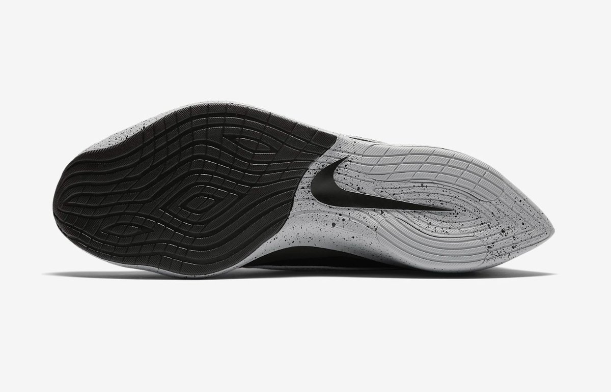 therungear's tweet photo. The new @Nike #Moonracer https://t.co/62gJR54Avd https://t.co/FBHWafWokg