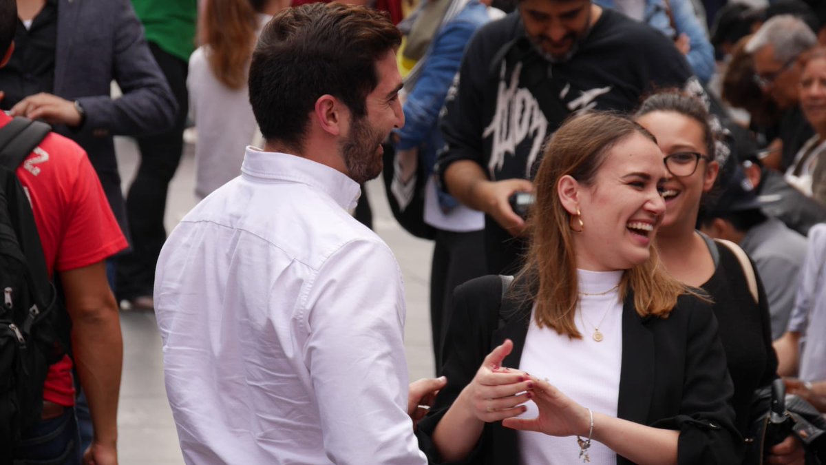 FayBeanie__xo's tweet photo. Saw these two get engaged at Times Square on Tuesday, hopefully through the power of Twitter we can get these photos to them ♥️#timessquare #NewYorkCity #NewYork #NewYorkTimes #NYC #engagement #engaged #shesaidyes #love #couple #happy #spreadthelove #photography #photograph https://t.co/0X729F0jHJ