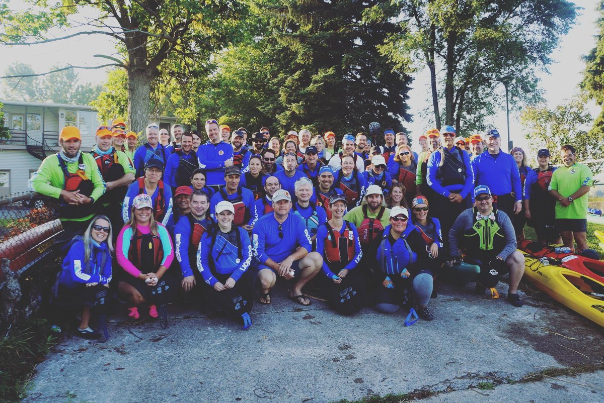C'est un départ pour les kayakistes du jour 2 du Circuit bleu Charles-Bruneau! Ils parcourront l'équivalent d'un marathon aujourd'hui.

Ils partent de <a href="/VilledeSADB/">Ste-Anne-de-Bellevue</a> pour se rendre à la Berge des Écores à @laval311.

#circuitbleucb #enfancesanscancer #espoir #recherche #cancer