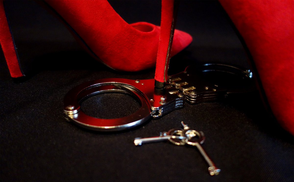 olsztyncompl's tweet image. Po romantycznym wieczorze ukradł byłej partnerce auto i... rozbił je na ławce #Olsztyn #randka #policja

olsztyn.com.pl/artykul,po-rom…