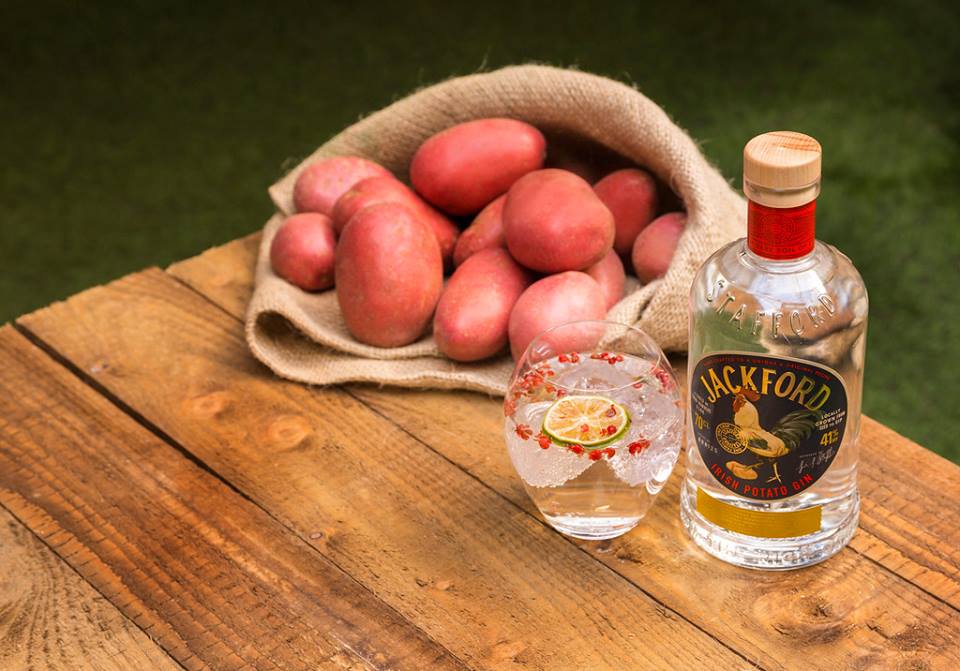 Thinking of where to start your Friday night?  <a href="/davymacs1/">Davy Mac's Waterford</a> is the perfect spot tonight where we are hosting tastings of our new #Irishpotatogin from 8pm!  <a href="/VisitWaterford/">Visit Waterford</a> <a href="/GoodFoodIreland/">Good Food Ireland®</a> <a href="/TasteWexford_/">Taste Wexford</a> @TheGinTaster #gin #craftgin #ginoclock #fridaynight  #FridayFeeling