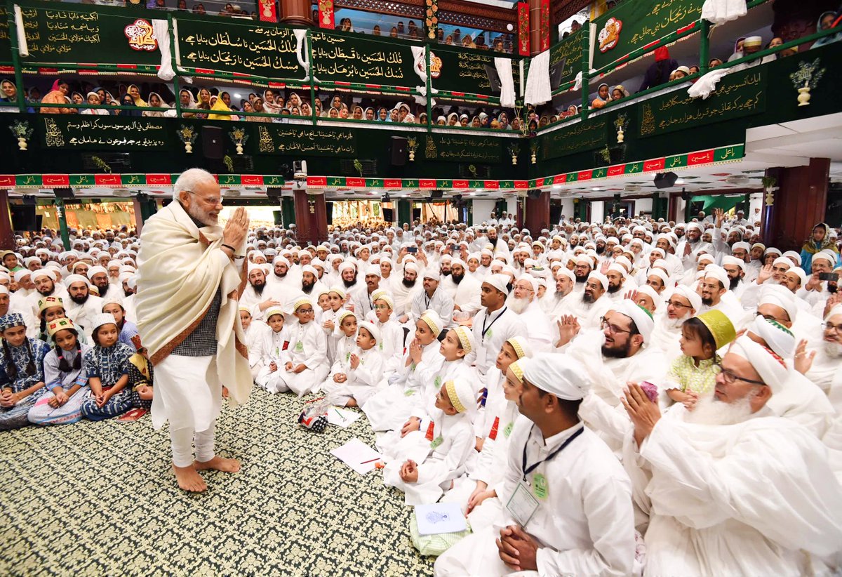 narendramodi's tweet photo. I will never forget the affection I received at the Saifee Mosque in Indore. https://t.co/GFkSFMdzgZ