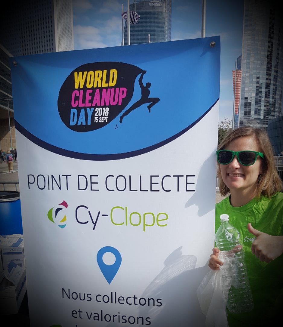 TCroville's tweet photo. En avant-première du #WorldCleanUpDay, j'ai contribué à nettoyer la #planète de ses #déchets avec mes collègues de @dalkia à #ParisLaDefense ! #Proud #WorldWithoutWaste #WeAreDalkia https://t.co/fI7Xrt0pIR