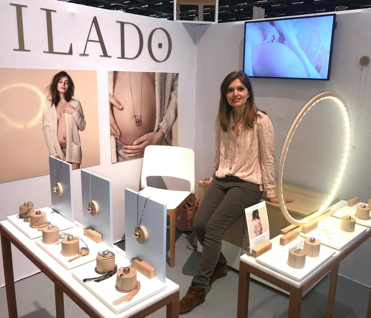 Le salon #Bijorhca nous a permis de présenter notre collection de Bolas de grossesse aux professionnels de la bijouterie. 
Plus de 30 bijouteries ont rejoint notre liste de revendeurs !☺️

>Découvrez notre collection de Bolas: bit.ly/2mtgwNp