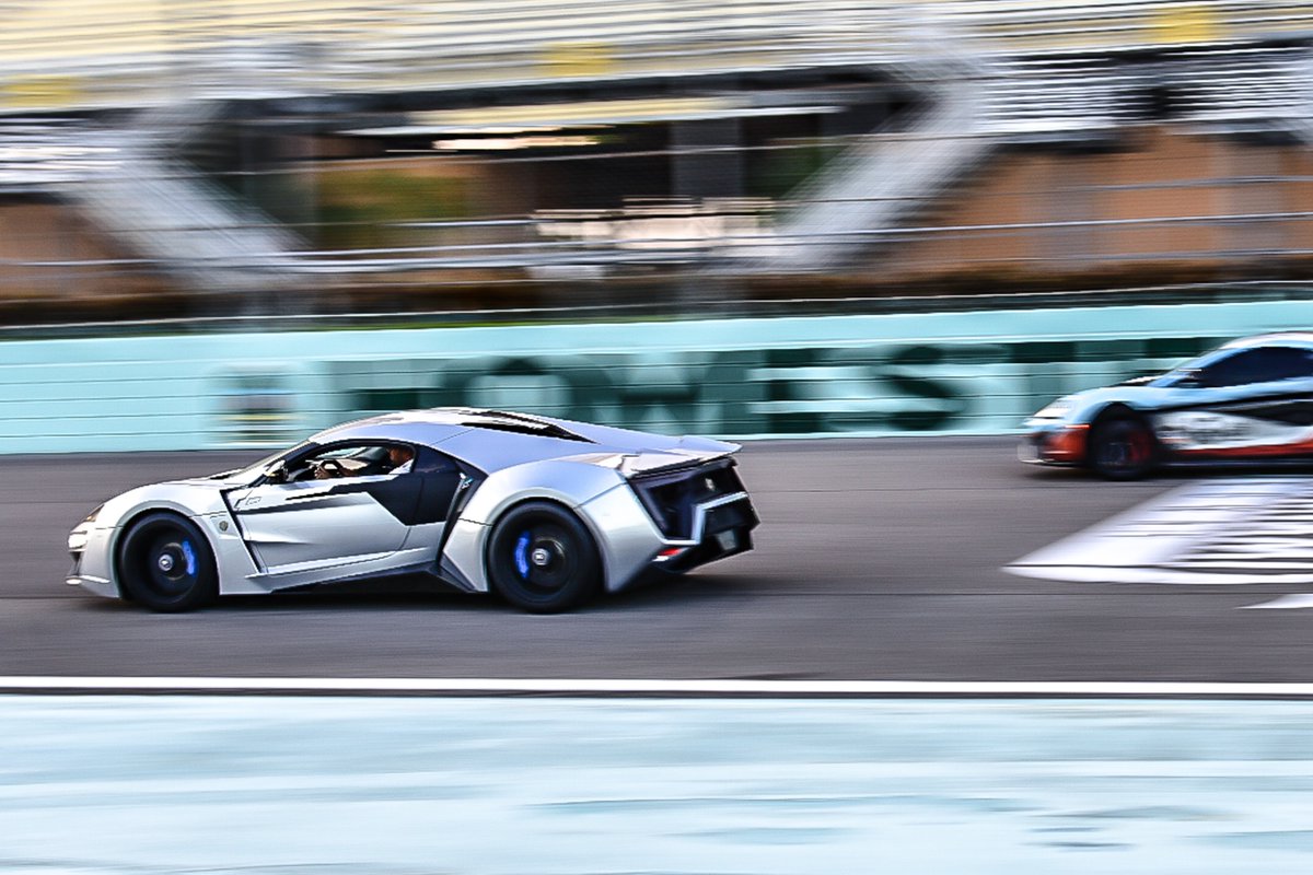 WMotors and W Motors USA hosted an exclusive event yesterday at HomesteadMiami 

#wmotors #wmotorsusa #Fenyr #SuperSport #Lykan #HyperSport #homesteadspeedway #miami