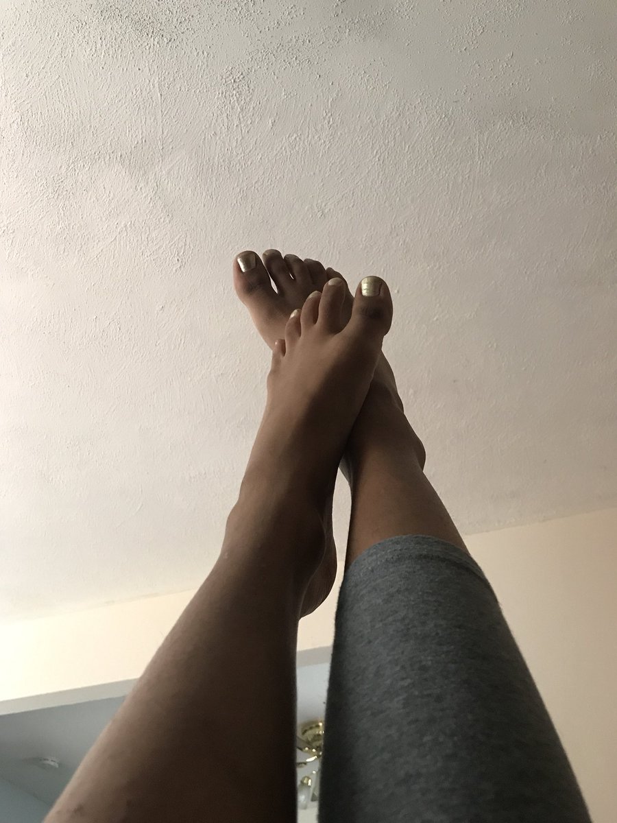 softsoles3's tweet photo. @FootPics6 https://t.co/2BwI1K7Qcs