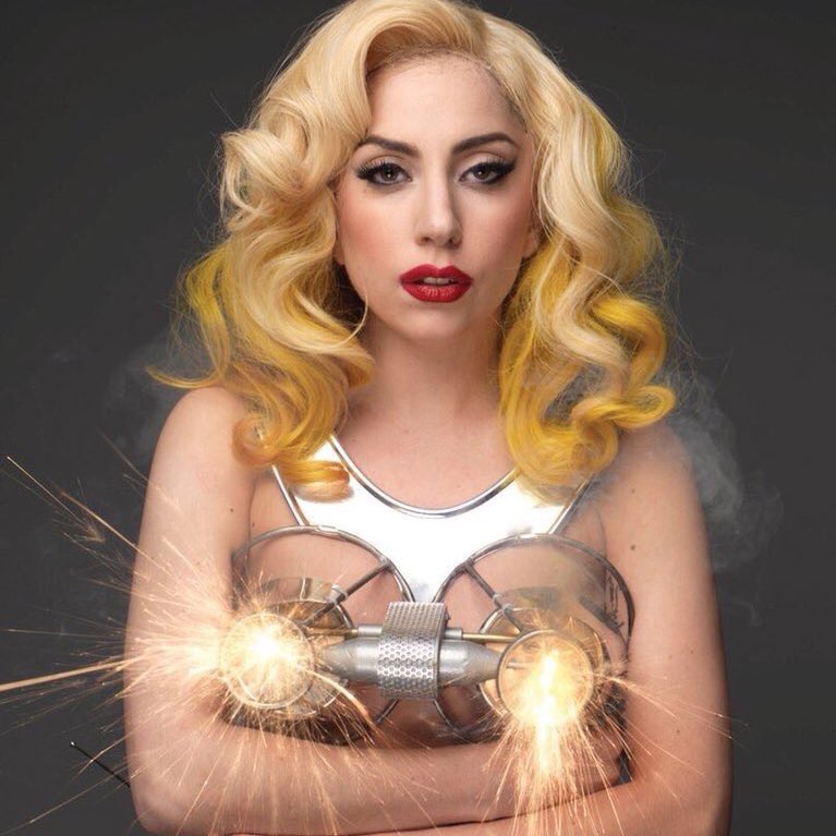 industrybattle's tweet photo. Who did more for the music industry?

RT for CL
Like for Lady Gaga https://t.co/jjHcj7Sm1J