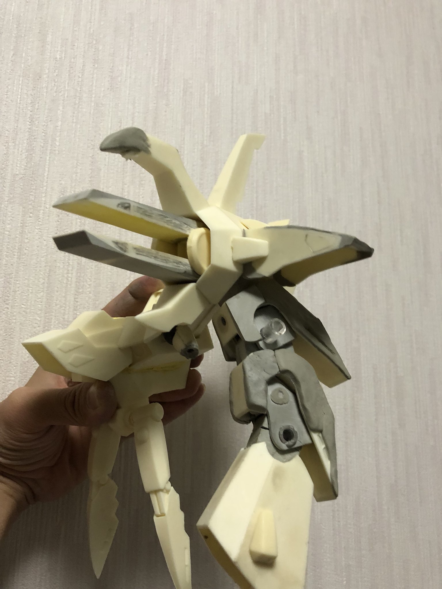 心が折れたきび 今日のバランシュナイル 正面向けた時腕が薄いから厚く盛り盛り イメージと違うドライバーキャノンのバレルを劇中っぽく 爪の角度変更 その為ボリュームアップ中