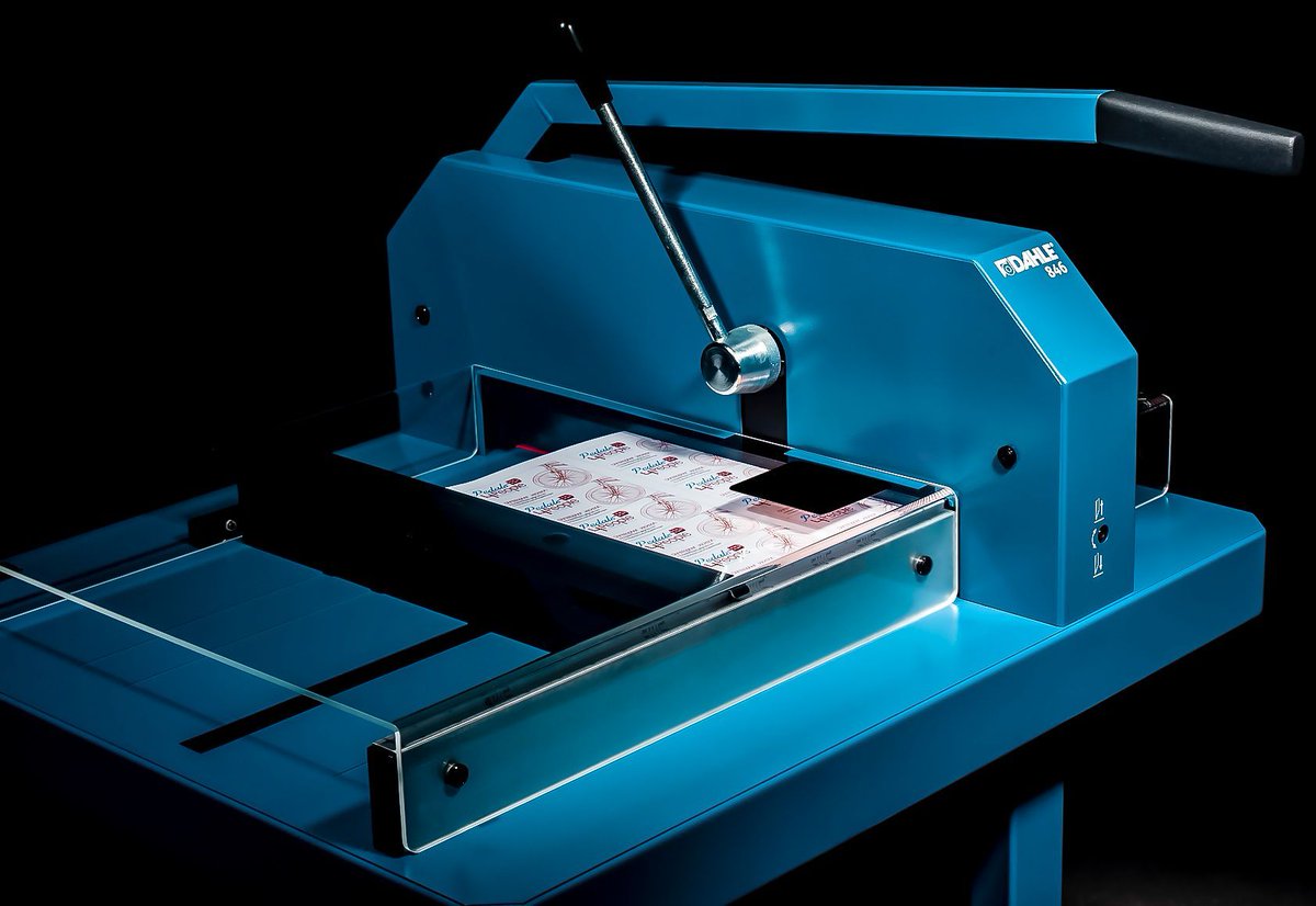 Dahle_NA's tweet image. Precise measurements are essential when cutting stacks of printed materials. Dahle Stack Cutters use accurate rulers and a metal backstop to ensure exact cuts.  buff.ly/2ooVXjr #stackcutter #reamcutter #businesscardcutter #germanengineering