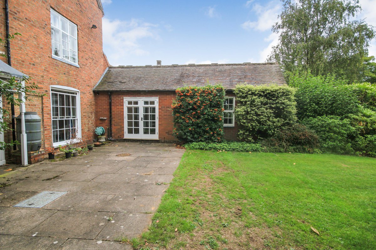jessavaestates's tweet photo. NEW ON THE MARKET TODAY!! 
Church Lane, Hallow - To Let £525 pcm

- One bedroom annex
- Fitted kitchen with cooker
- Double bedroom with shower area
- Separate lounge
- Private garden area
- Parking

https://t.co/LktCQIv9rX
01905 927224
info@jessava.co.uk https://t.co/DiCYS8xYMW