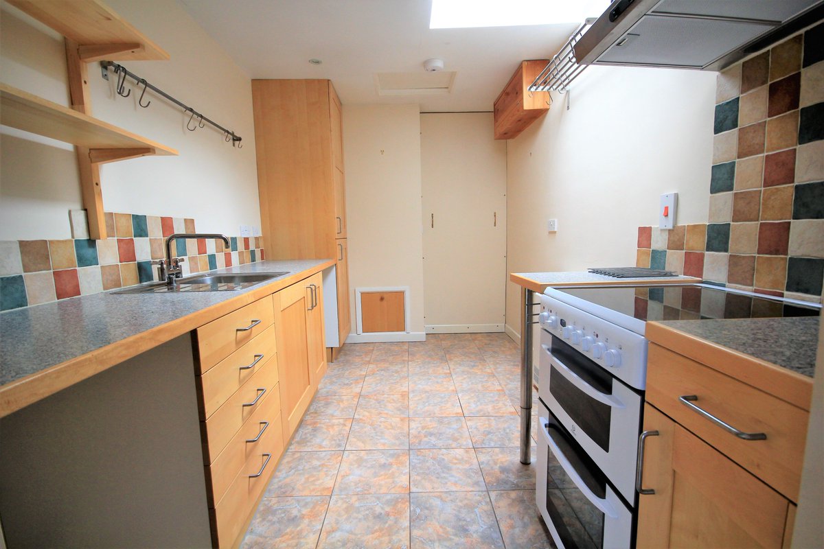 jessavaestates's tweet photo. NEW ON THE MARKET TODAY!! 
Church Lane, Hallow - To Let £525 pcm

- One bedroom annex
- Fitted kitchen with cooker
- Double bedroom with shower area
- Separate lounge
- Private garden area
- Parking

https://t.co/LktCQIv9rX
01905 927224
info@jessava.co.uk https://t.co/DiCYS8xYMW