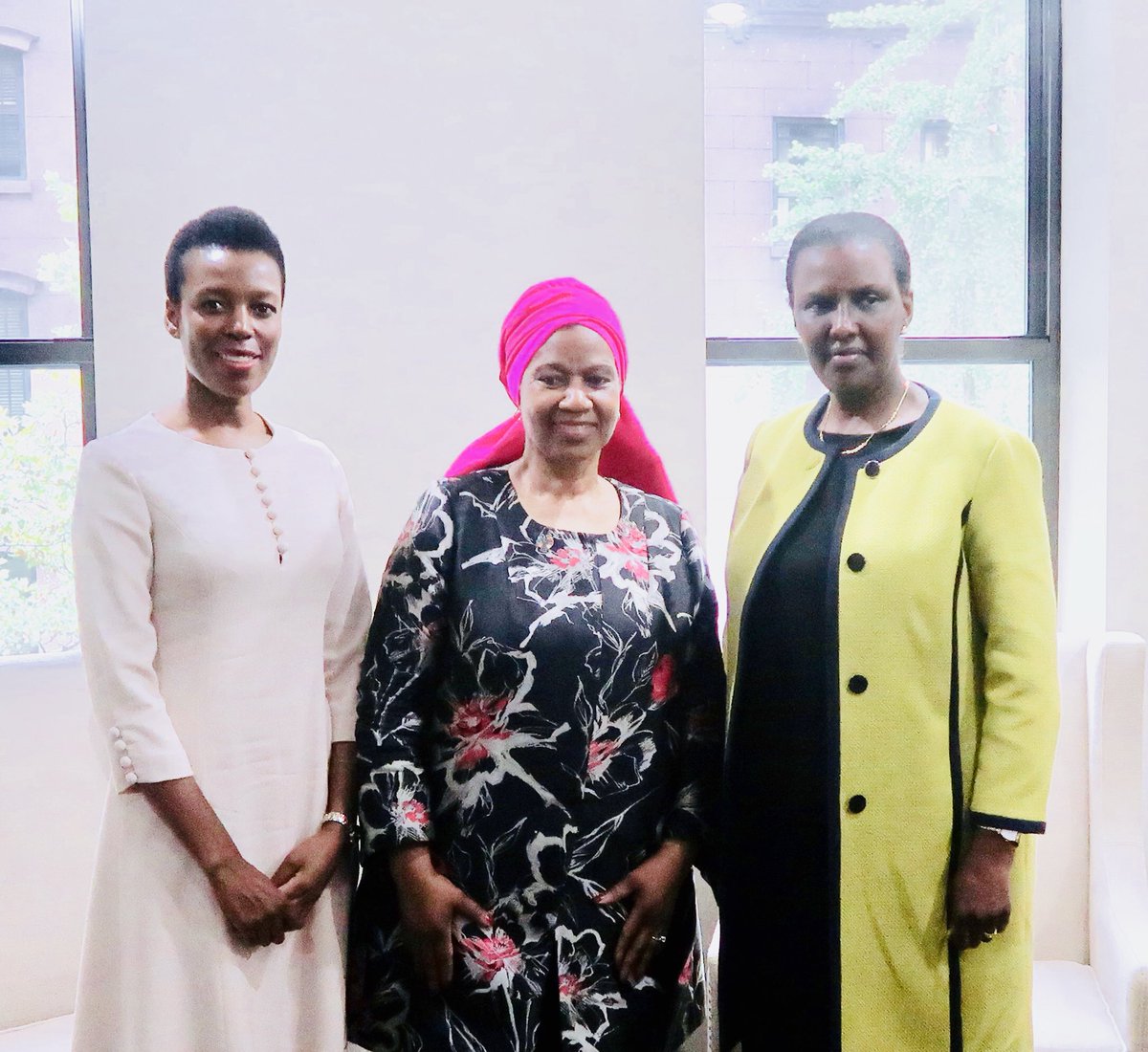 enyamayaro's tweet photo. Countdown to @unitednations #GeneralAssembly2018 — Thank you Ambassador @VRugwabiza of @RwandaUN for the planning meeting on Wed. Honored to have HE @PaulKagame as @HeForShe IMPACT Champion. Rwanda is ranked highest country in the world with most #women in parliament (64%). 👏🏾 https://t.co/gMDguCQPUx