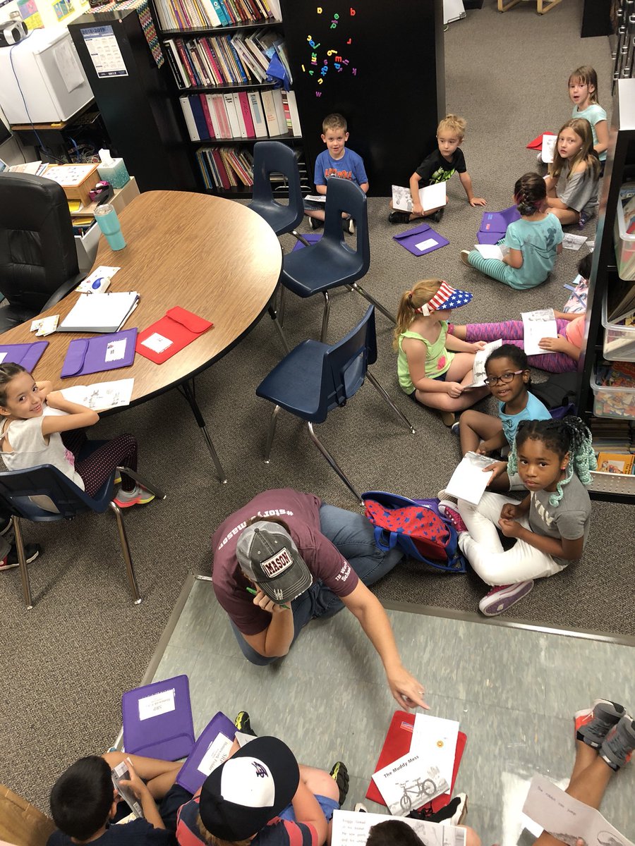 Cotton1st's tweet photo. It’s a reading party! Morning Reading Lab is the place to be! Thanks to @readingkmp @jcowles_27 and @SAnderson_SRP @MasonIBPYP #storyofmason https://t.co/0qD5UdParC