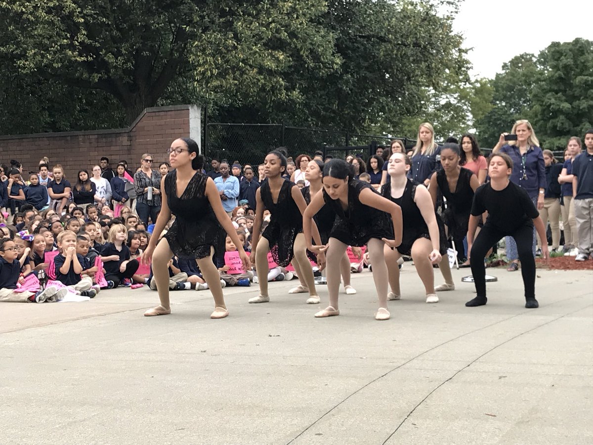 <a href="/KinsellaMagnet/">Kinsella Magnet</a> called this one shoulder to shoulder!! <a href="/Hartford_Public/">Hartford Public Schools</a> <a href="/HartfordPerform/">Hartford Performs</a> <a href="/HartfordMagnet/">HartfordMagnetSchool</a> <a href="/HartfordSuper/">Dr. Andraé Townsel</a> <a href="/kinselladuran/">Eddie Duran</a> <a href="/KMSPAPrincipal/">Ken O'Brien</a> #shoulderup
