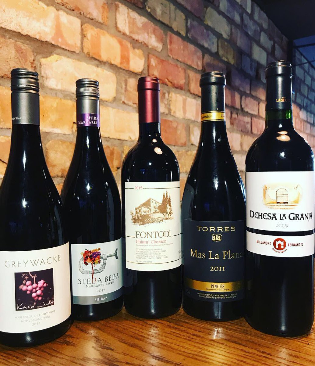 A tease of some of the whites and reds hitting our enomatic machines for the weekend! Come taste these while you can...
#thesipster 
#greywacke #grosset #eberle #fontodi #maslaplana #stellabella  #enomatic #winetasting