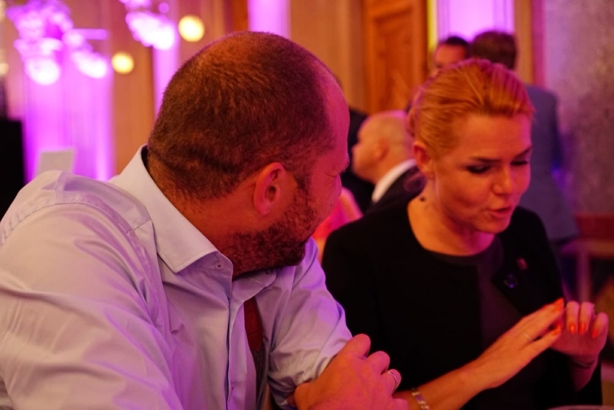 FranckenTheo's tweet photo. Nice dinner with my Danish colleague Inger Støjberg yesterday in Vienna. Immigration, genderequality, balance family-work and economy-environment... we can learn so much from Denmark. What a beautifull country. ❤️🇩🇰 https://t.co/gb9k7NEMPo