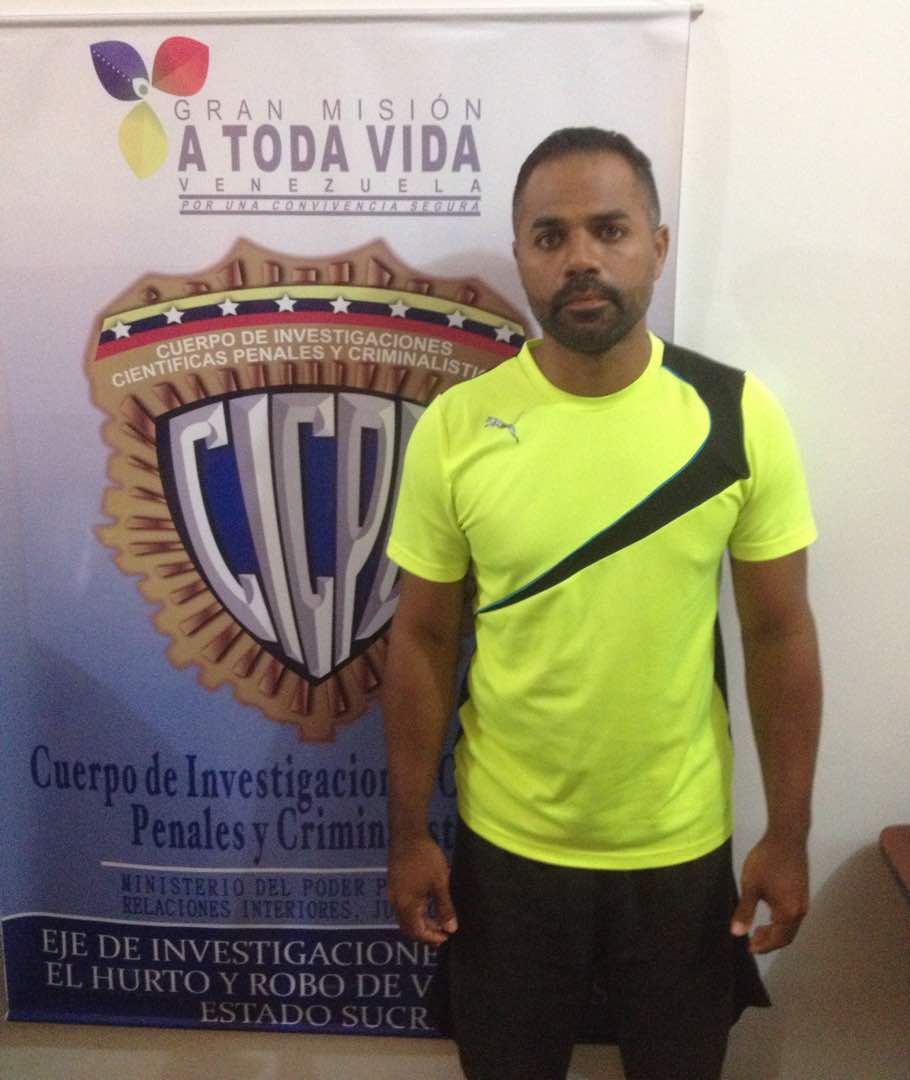 enlaccicpc_intt's tweet image. #CICPC-INTT Cumaná, en conjunto con el Eje de Investigación de Vehículos, logró la aprehensión de dos ciudadanos y la recuperación del siguiente vehículo SOLICITADO, Marca Chevrolet, Modelo Luv, color blanca, placas 12Y IAD. @DouglasRicoVzla @PRENSACICPC @CICPCPREVENCION