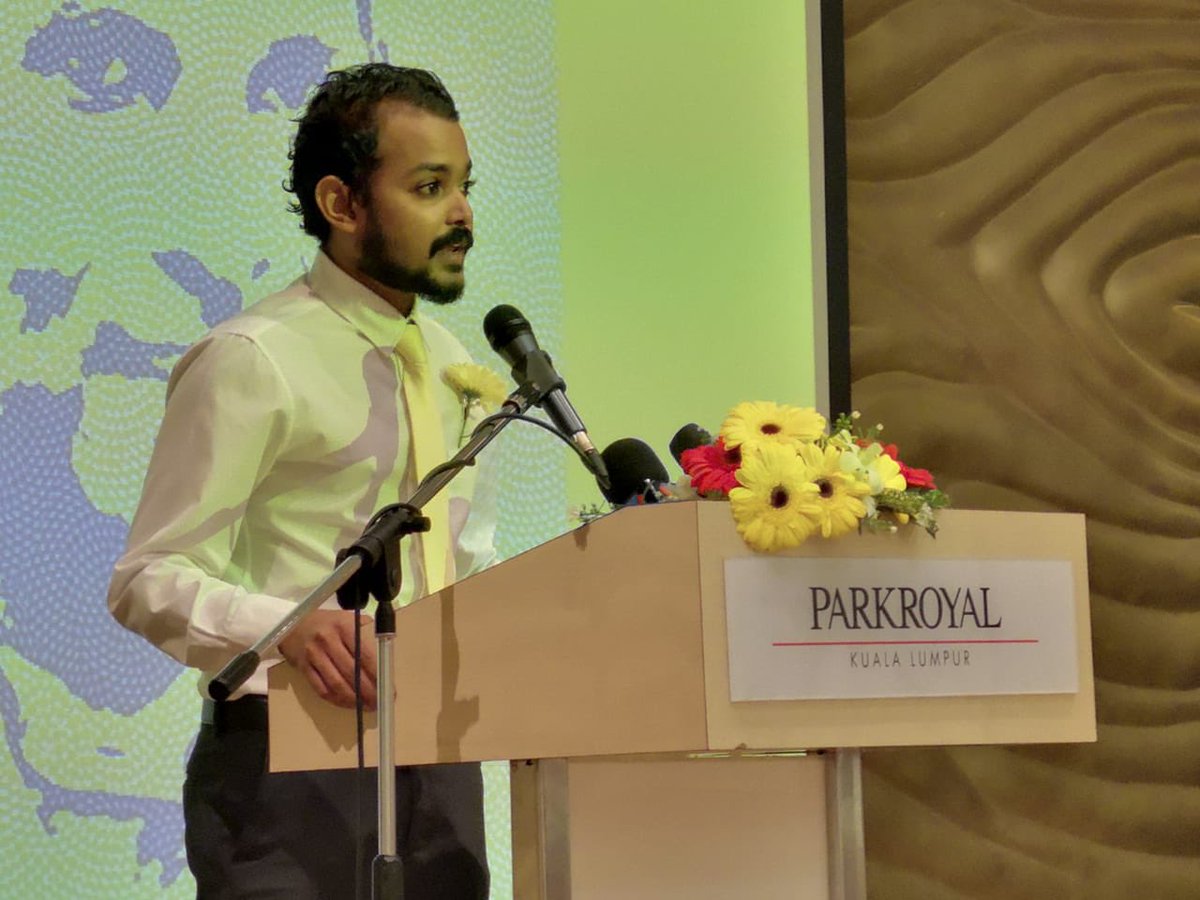 MDPSecretariat's tweet photo. MDP Youth Wing ge kureege Naibu Raees @__Huzam 

Gulhifaivaa Siyaasee Partythakuge Running Mate MP @FaisalNasym Malaysia gai dhiriulhuvvaa Dhivehin’aai bahdhalu kurevvun Malaysia ge Royal Park Hotel  Conference Hall in 

#IbuFaisai2018
#JazeeraRaajje https://t.co/z3IGyE6BcD