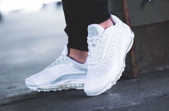 kicksonfire's tweet photo. Release Reminder: Nike Air Max Deluxe Triple White - https://t.co/W52UVk9Te6 https://t.co/MNKAlmlTqr