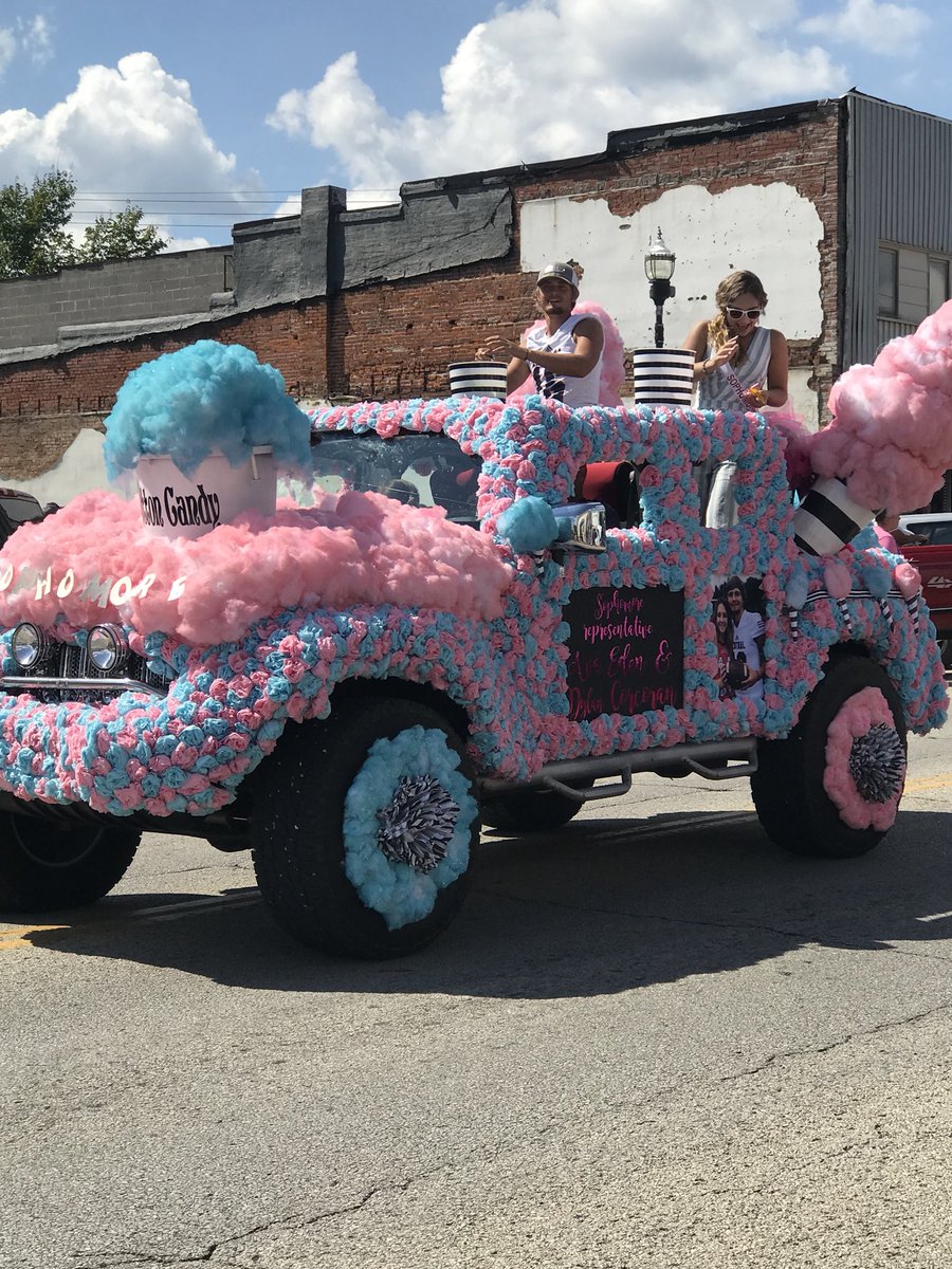 Homecoming parade 2018 #rebelsr3pride