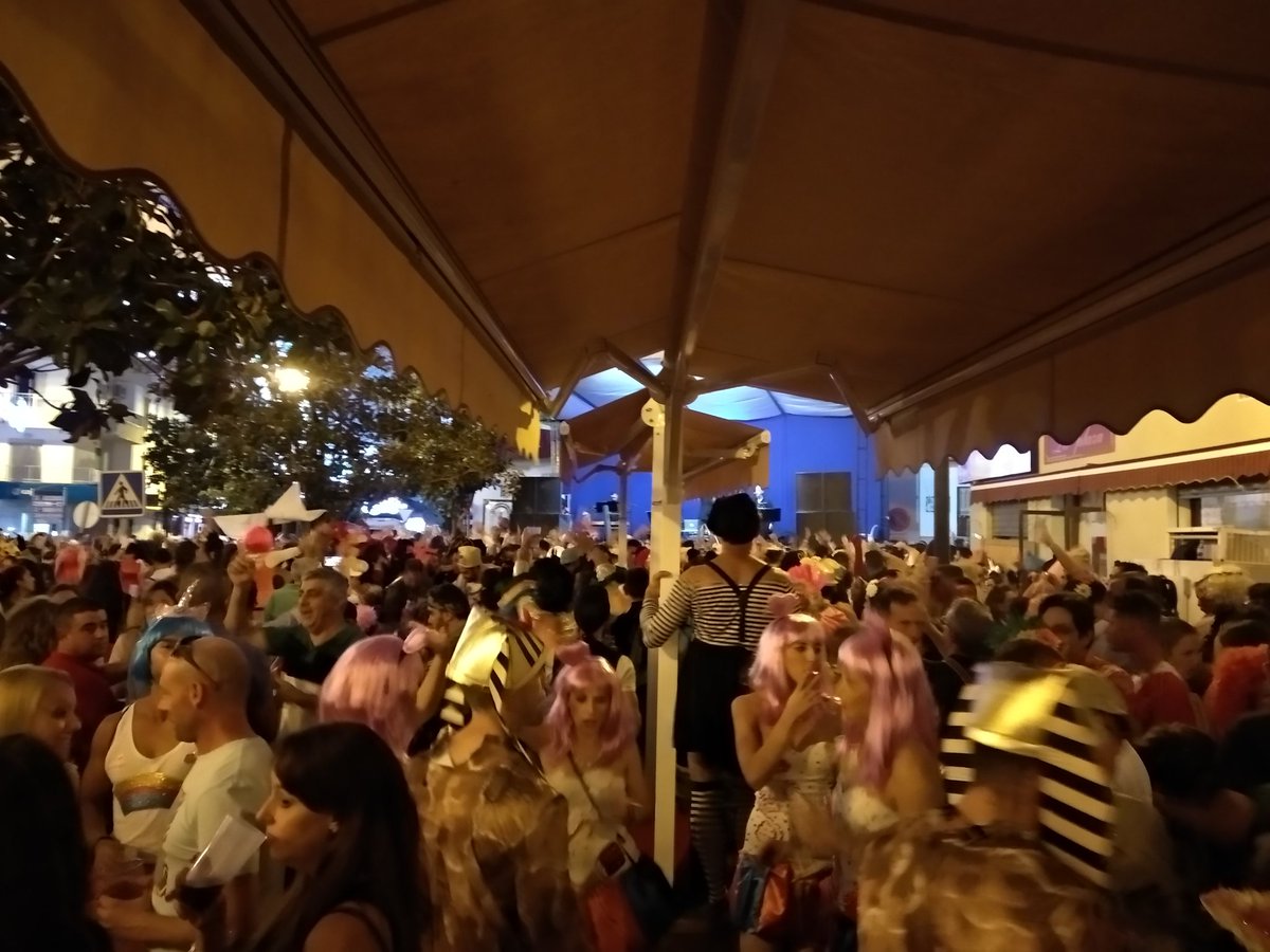 vvatrabuco's tweet photo. El Especial Trabubco reúne a más de mil quinientas personas disfrutando de la fiesta en una tarde donde la lluvia no ha podido desmerecer la fiesta. https://t.co/aCeolYVuoG